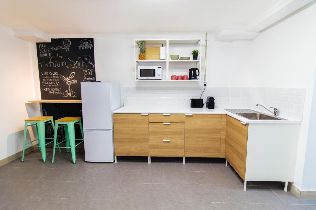 Koala Hostel Аликанте Екстериор снимка